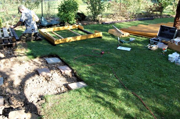 03 Anfertigung der Unterkonstruktion aus Kanthölzern.S..jpg